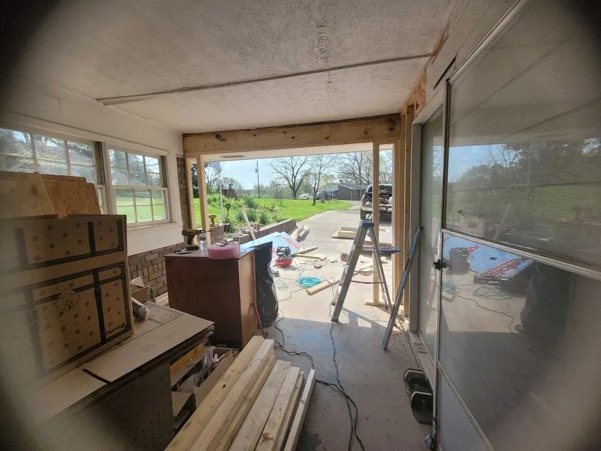 Air movers and dehumidifier for Drying & Dehumidification in Pontoon Beach